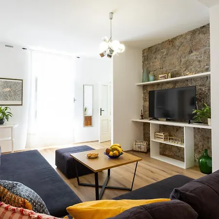 Fina アパート オパティヤ