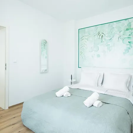 Fina アパート オパティヤ